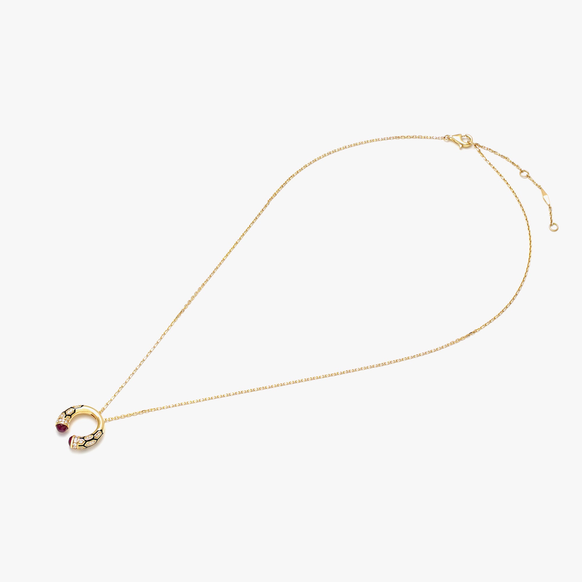 Al Zain Jewellery Mushabbak Gold necklace with a small pendant on a white background