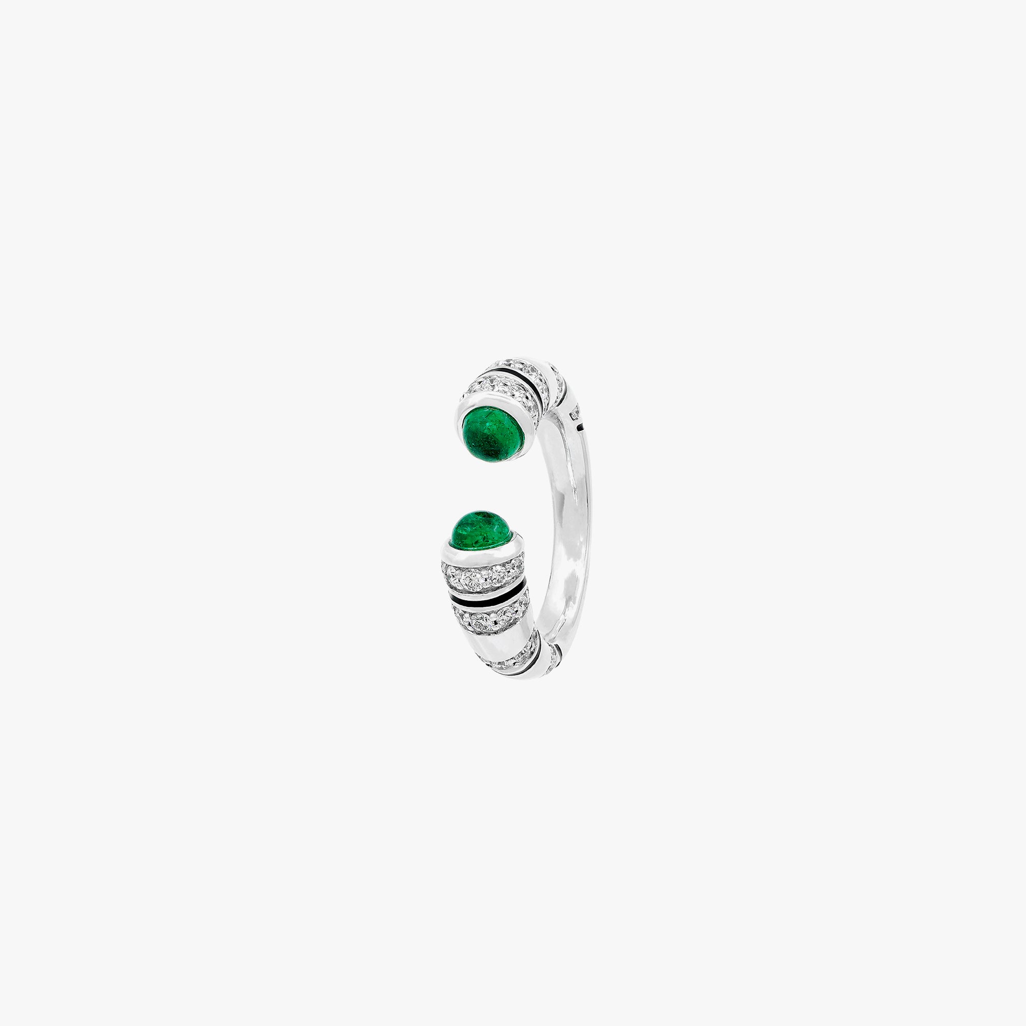 18k Mushabbak ring in white gold with diamonds and emeralds