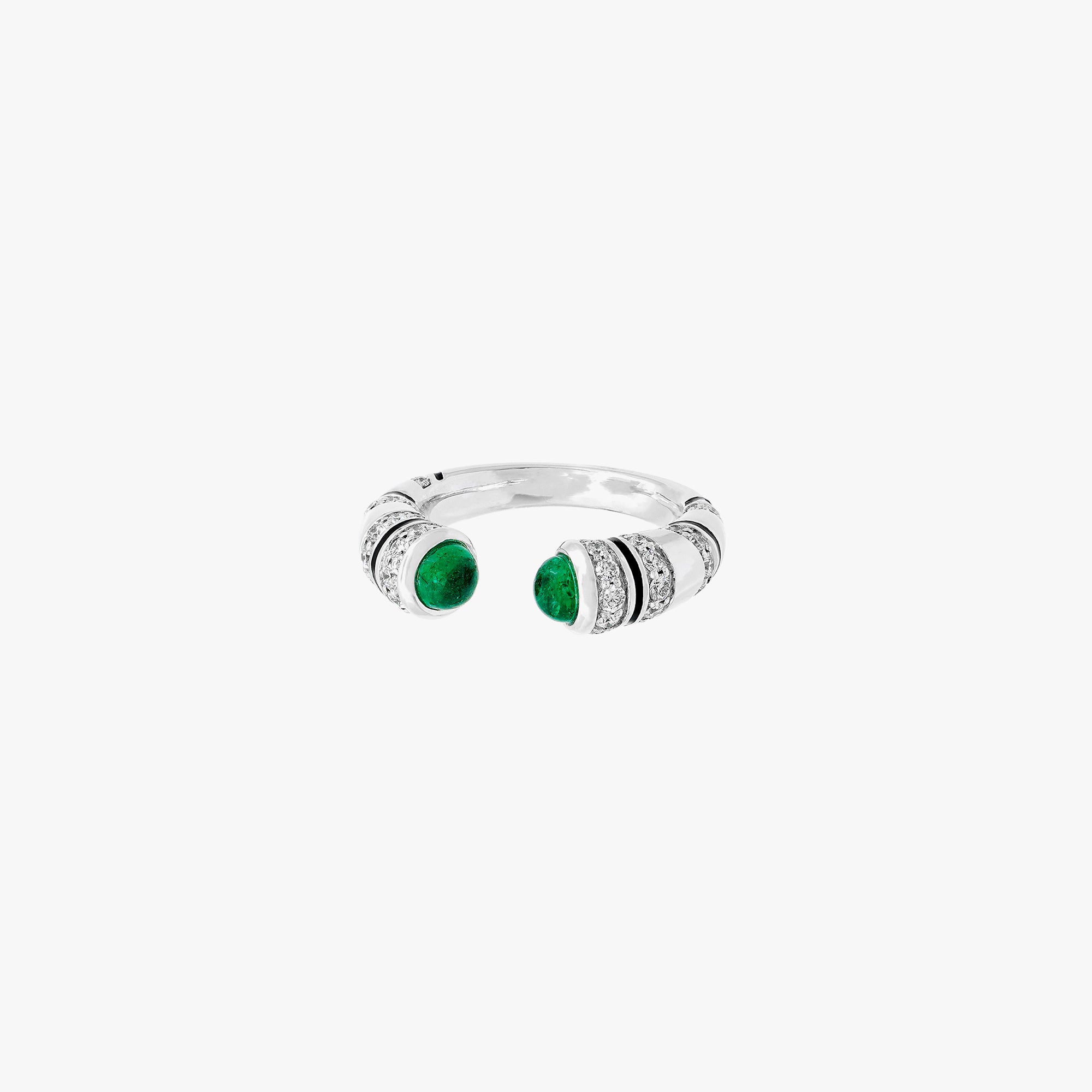 18k Mushabbak ring in white gold with diamonds and emeralds