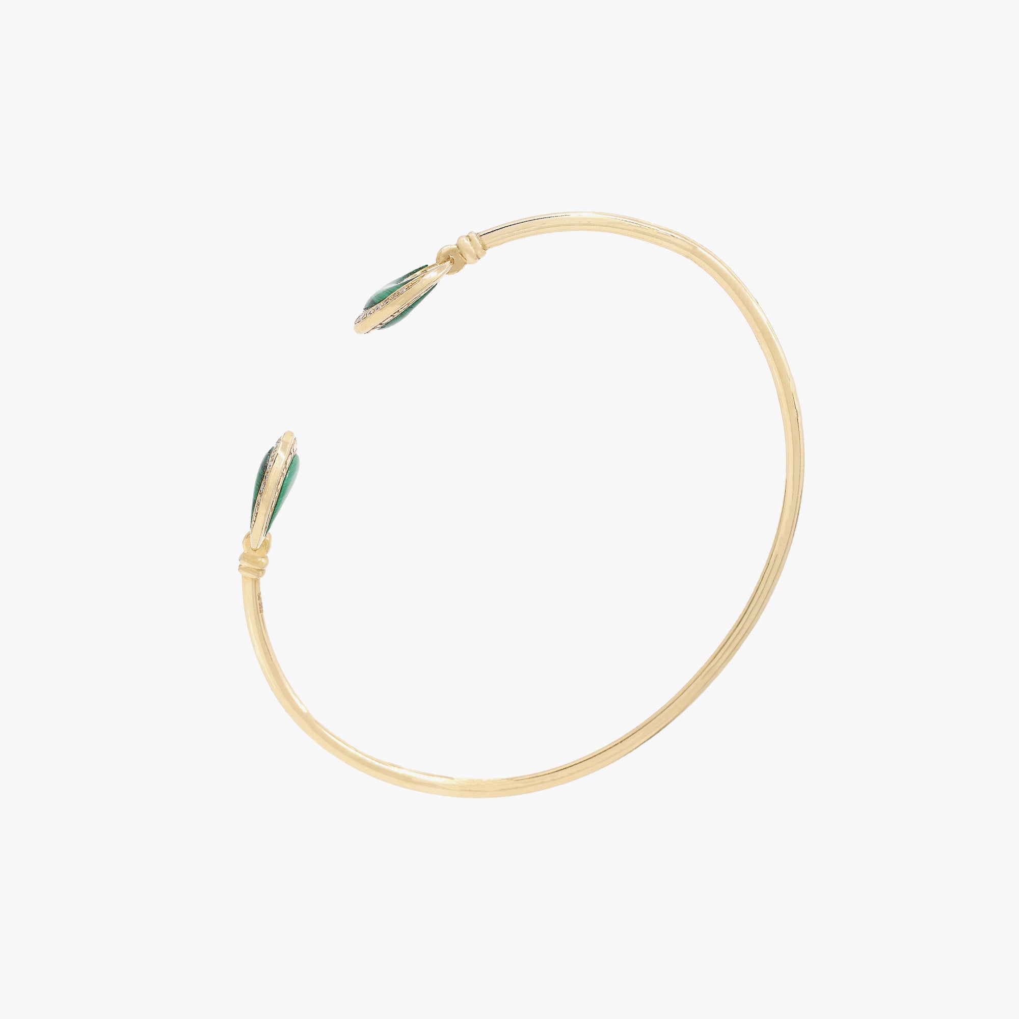 Al Hilal bangle in yellow gold with malachite stone and diamonds