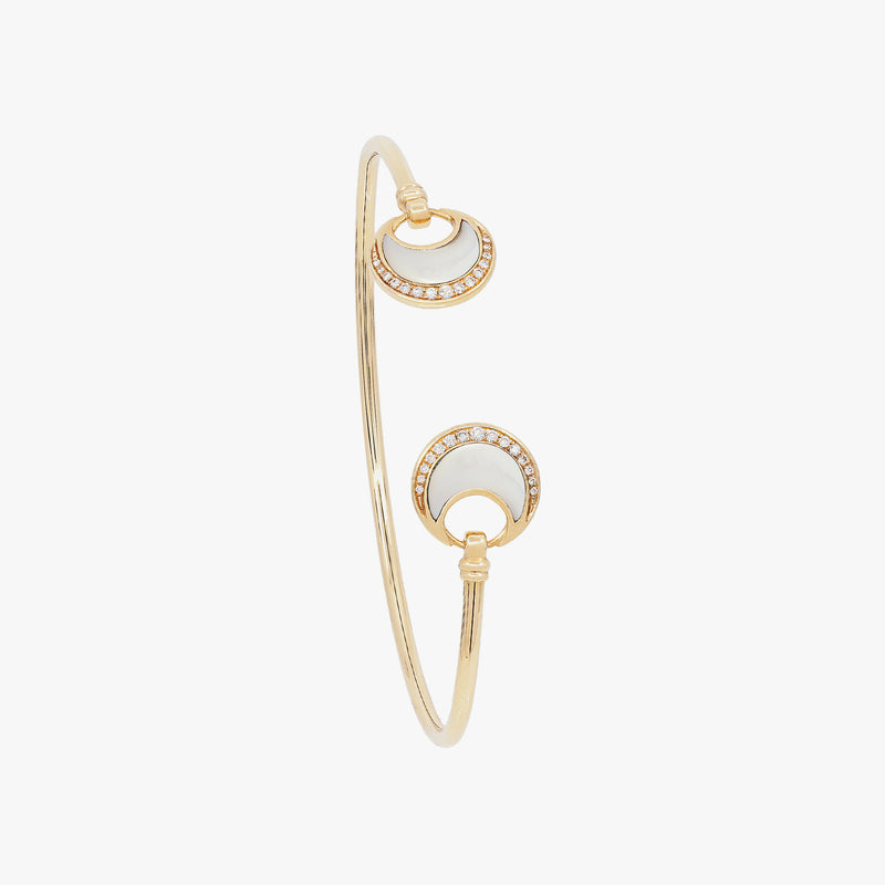 Al Hilal bangle in yellow gold with mother of pearl stone and diamonds