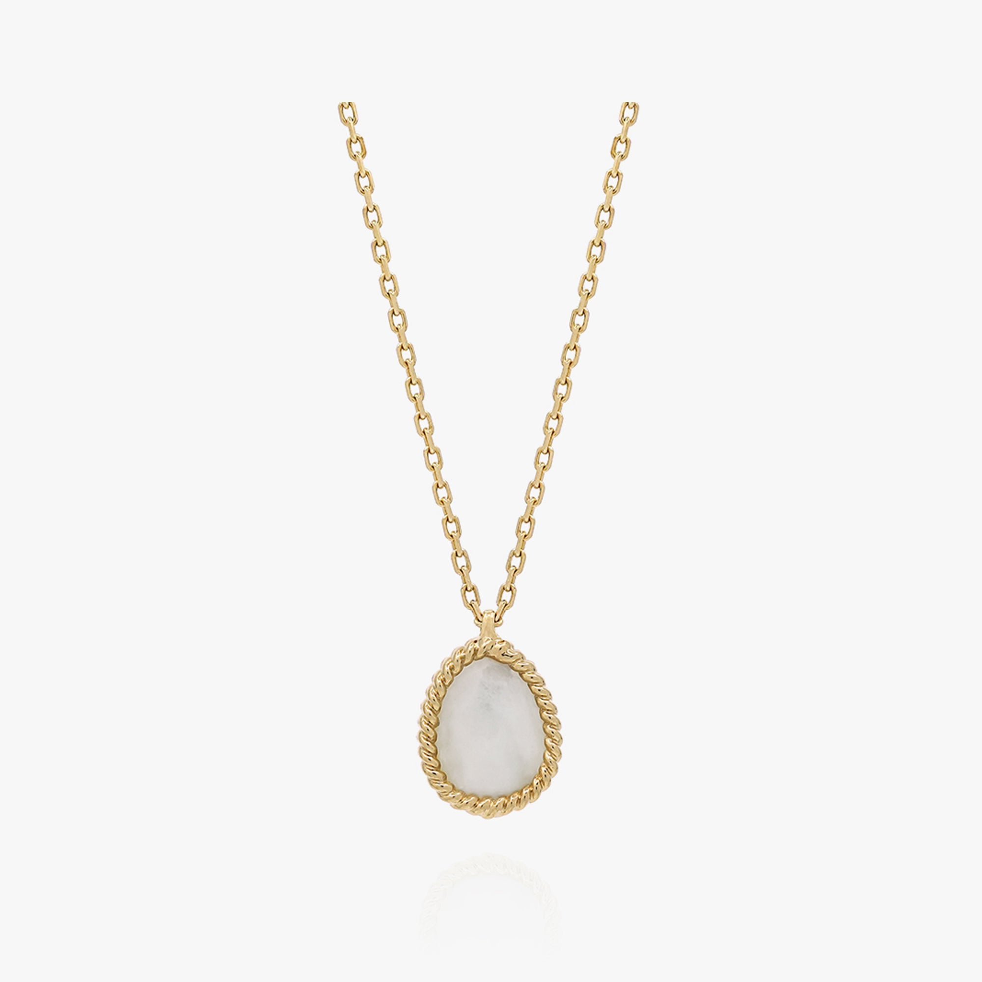 Nina Mariner Necklace In 18 Karat Yellow Gold With Petite Mother Of Pearl Stone