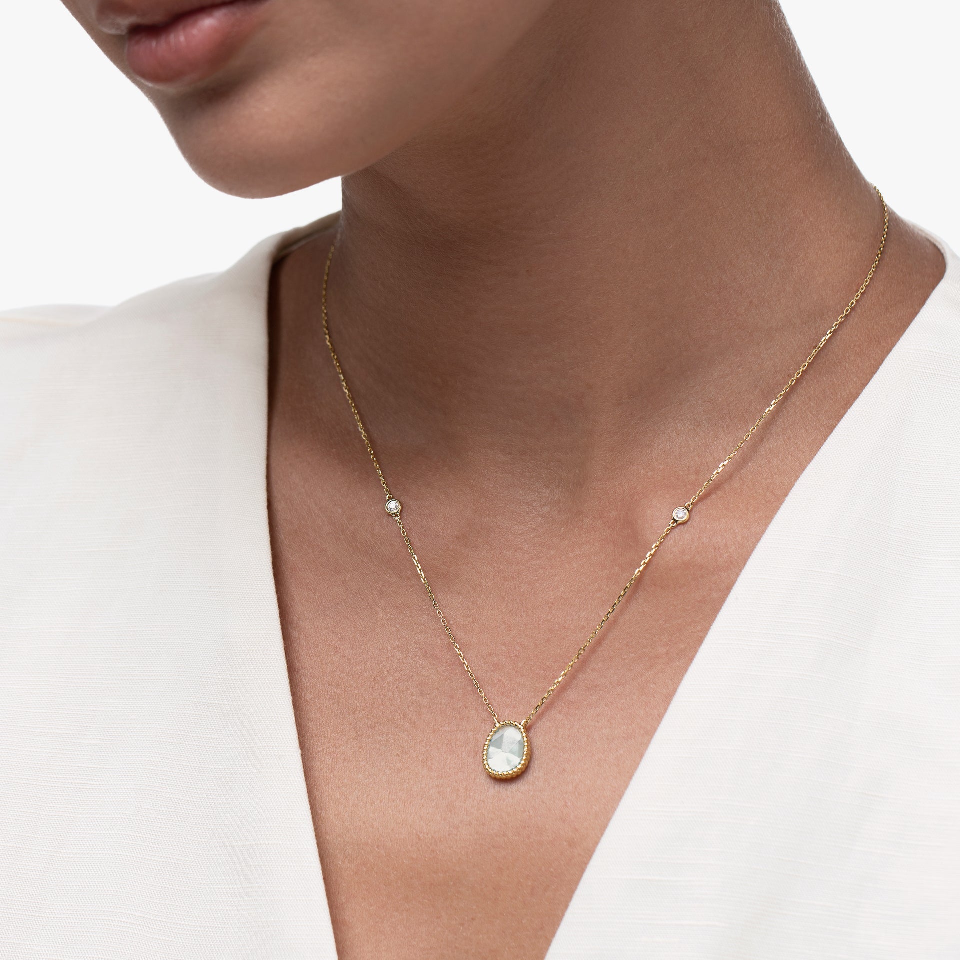 Nina Mariner Necklace In 18 Karat Yellow Gold With Natural White Diamonds And Mother Of Pearl Stone