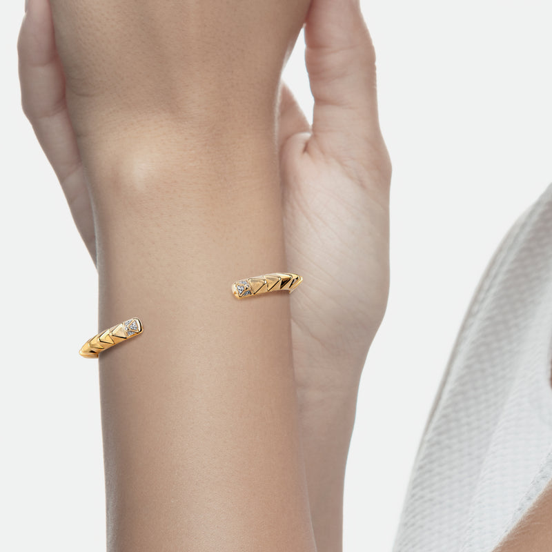 Hab El Hayl 2nd Edition Bangle in Yellow Gold with Diamonds on tip and middle side - Al Zain Jewellery