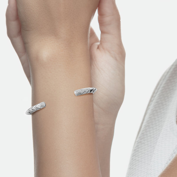 Hab El Hayl 2nd Edition Bangle in White Gold with Diamonds on tip - Al Zain Jewellery