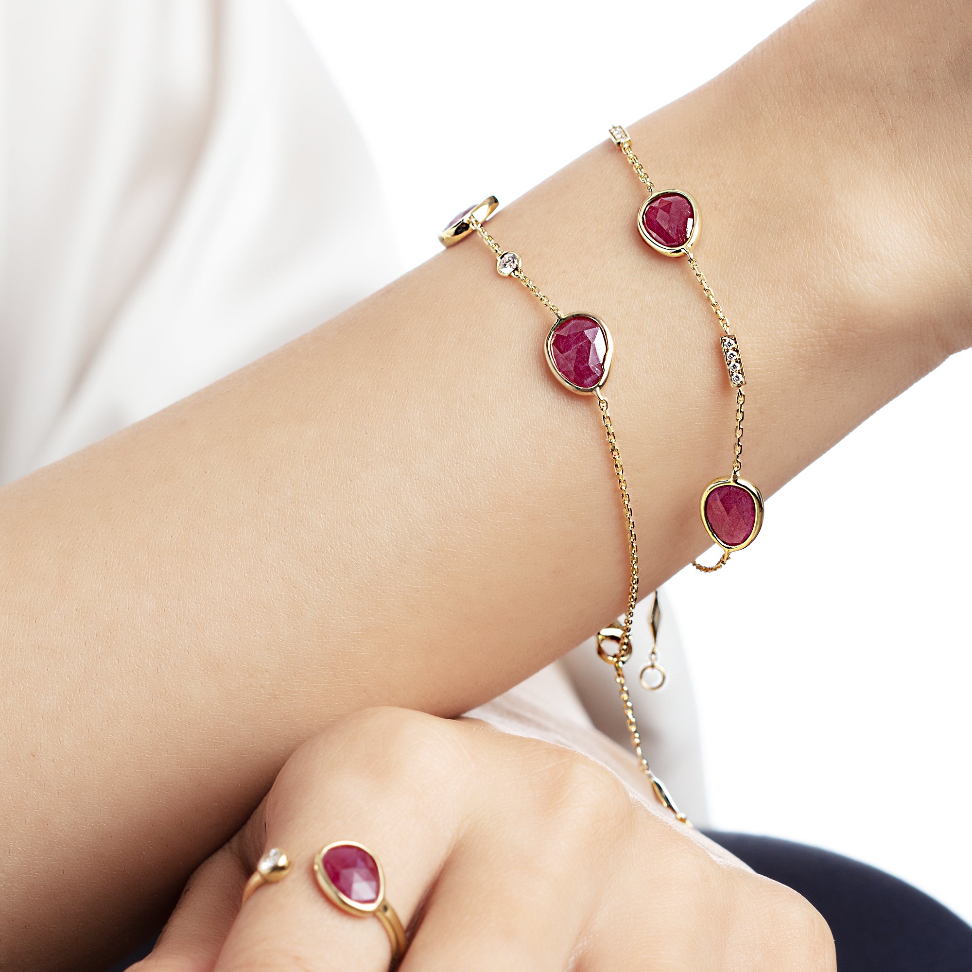 Precious Nina Bracelet in 18k yellow gold with Ruby stones and diamonds