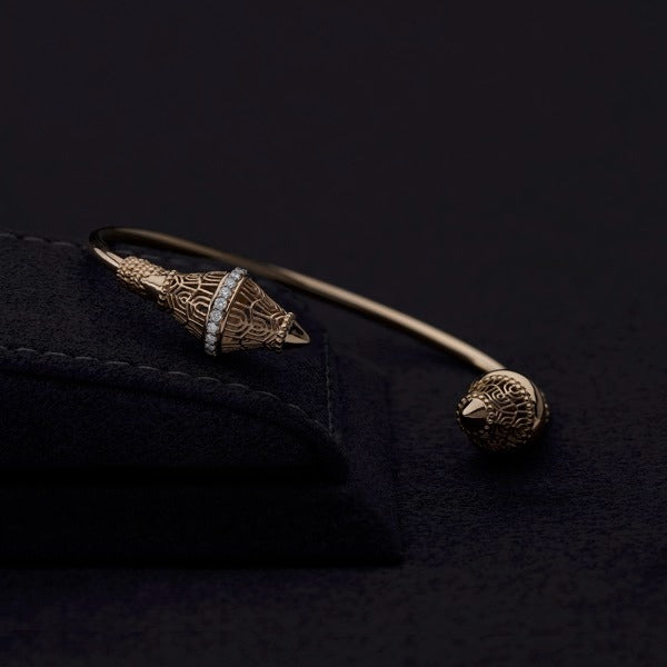 Al Merriyah in Yellow Gold 18k Polished finish bangle with diamonds