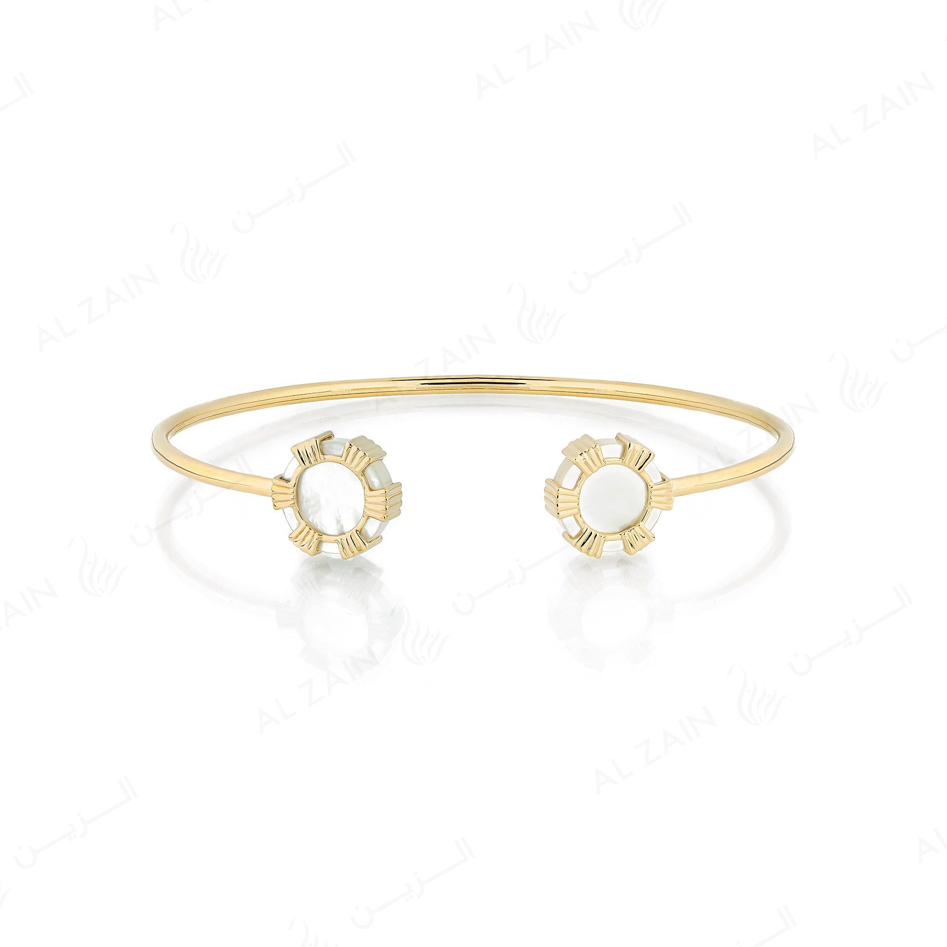 Cordoba bangle in yellow gold with mother of pearl stones