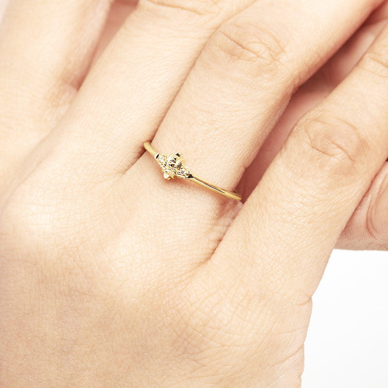 18k Hab El Hayl Origins Ring in Yellow Gold with Diamonds