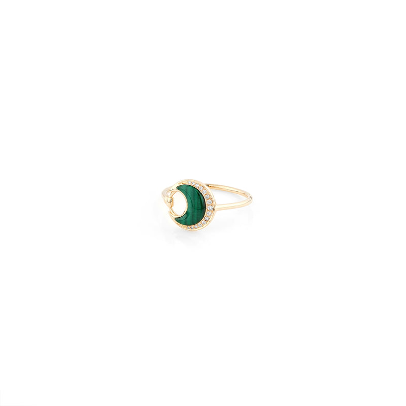 Al Hilal ring in yellow gold with malachite stone and diamonds
