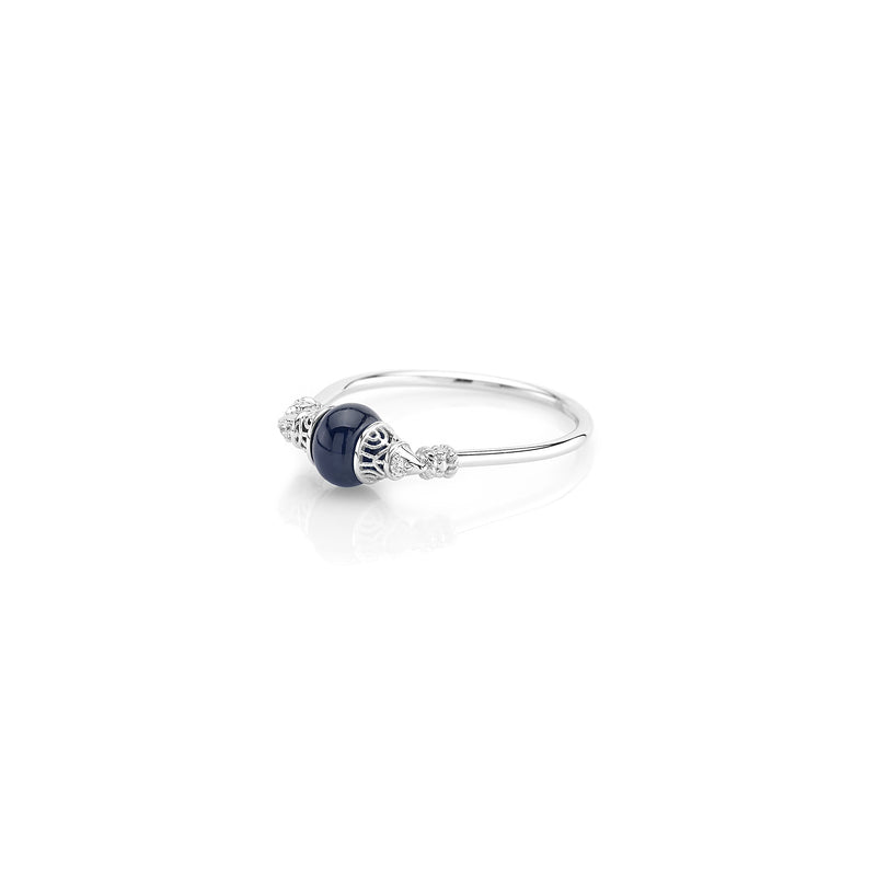 Al Merriyah mood colour ring in 18k white gold with sapphire and diamonds