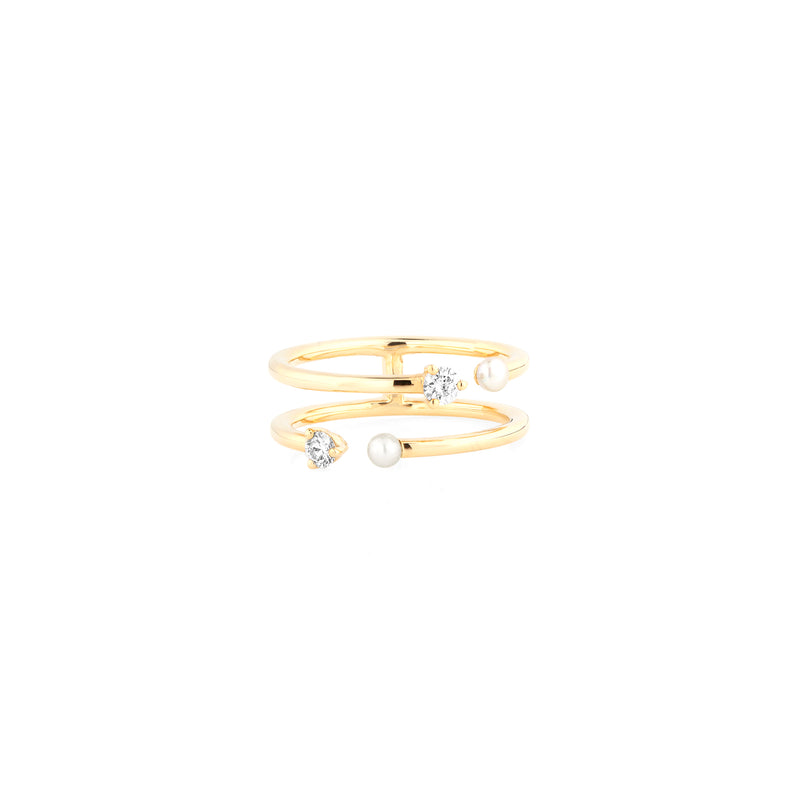 Mystique ring collection with pearl and  diamonds in yellow gold