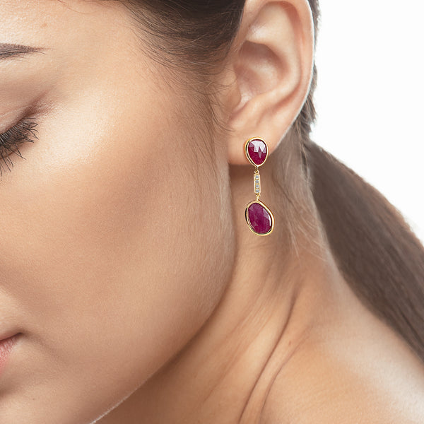 Precious Nina earrings in 18k yellow gold with Ruby stones and diamonds